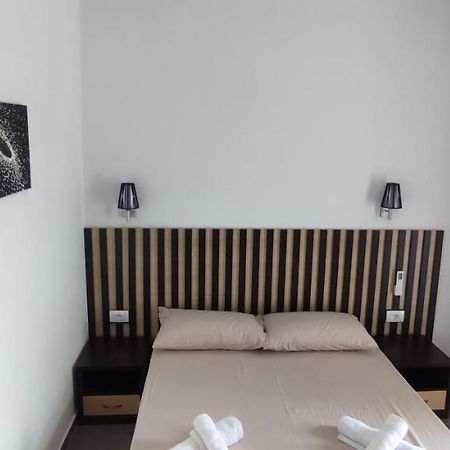 Aleks Holiday Rooms Ksamil Exterior photo